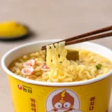 Карри мгновенная лапша ферма сердце карри Uwin -хладнокровная лапша 103G Импортная рамена Бесплатная приготовление пищи -основная пищевая продукция корейская закуска корей
