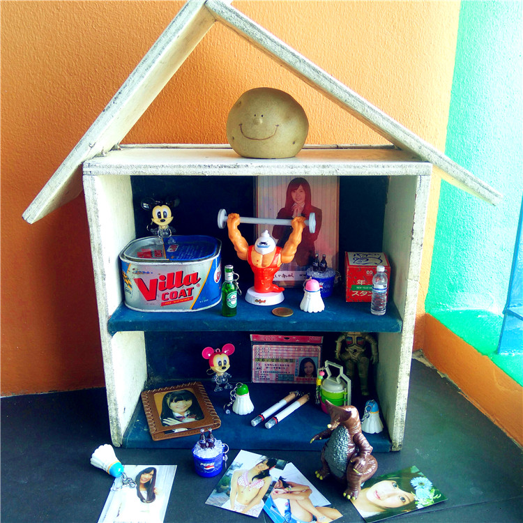 Japan の belt purchase Japan buys back small objects studio ornaments collection 3 bombs