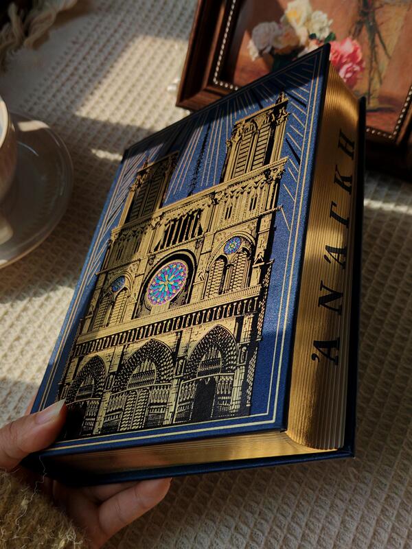 【Authentic Special Edition】Collector's Edition 001 Notre-Dame De Paris Gold-Embossed Laser Engraved Book Edge Special Edition Commemorating the 140Th Anniversary of Victor Hugo's Birth French Literal Translation Unabridged High-Definition Illustrations Collaboration between Cao Lu and X Yueyue