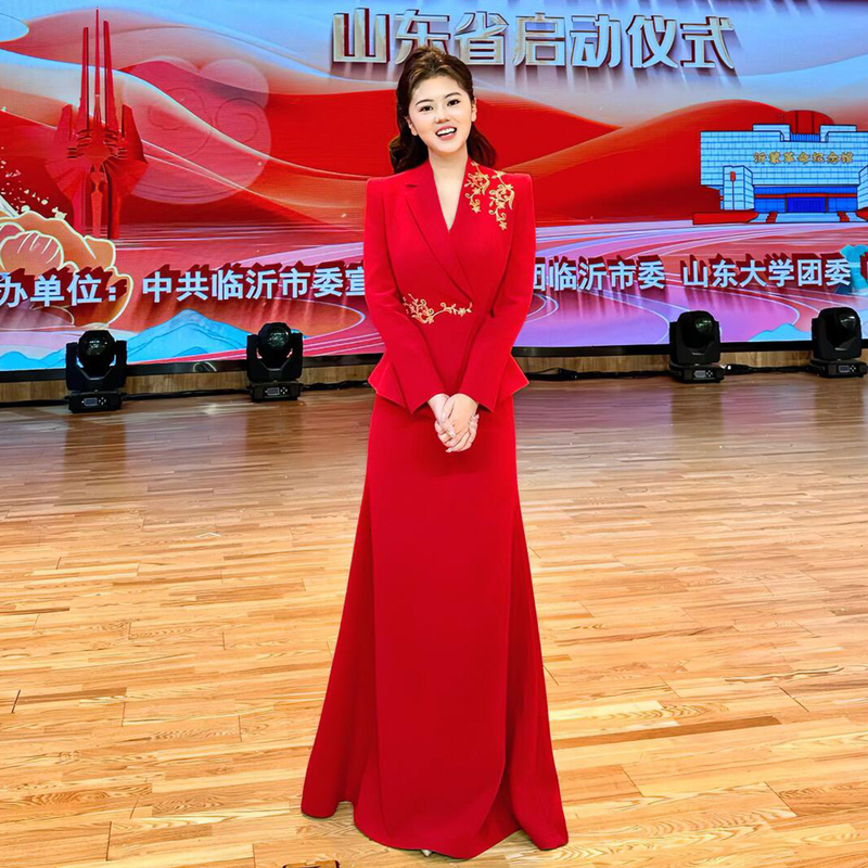 Red Long-Sleeved Evening Dress, Light Luxury High-End Annual Meeting Host Performance Costume, Ethnic Vocal Solo Performance Dress, Broadcasting Art Exam Dress