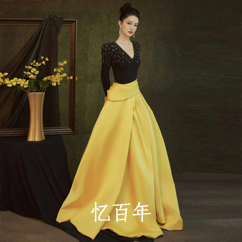 Yellow Elegant Evening Gown, Same Style as Li Qin's Celebrity Dress, Long-Sleeved Sequined Host Performance Gown