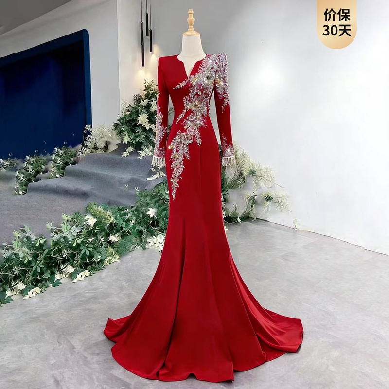 Red Fishtail Evening Dress with Heavy Tassels, Long Sleeves, Suitable for Annual Meetings, Hostess Gown, High-End Vocal Performance Attire