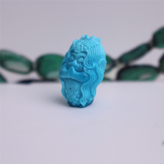 Natural raw mineral, Hubei Zhushan Yungai Temple Shiyan turquoise pure hand-carved piece of mermaid