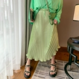 Приталенная клетчатая летняя длинная юбка в складку, делается под заказ, средней длины, большой размер, с акцентом на бедрах