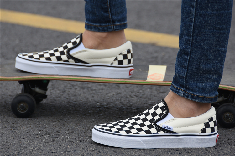 Vans SLIP-ON cờ đen trắng kẻ sọc một chân nam và nữ lười giày lười giày vải thông thường VN-0EYEBWW mua giày thể thao