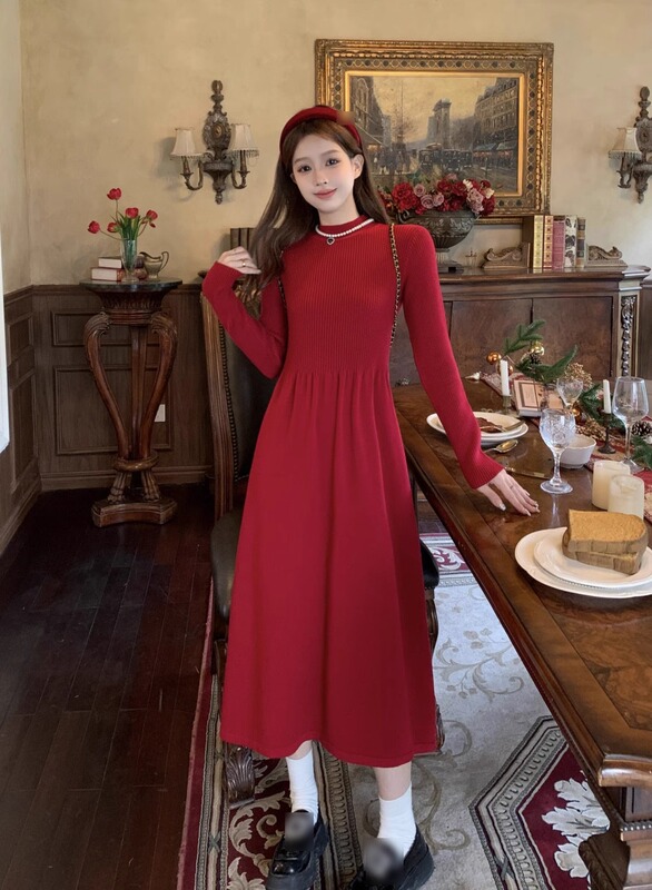 Plus-Size French-Style Red Half-High Collar Knitted Slimming Dress for Autumn and Winter, Long-Sleeved Inner Layering Dress for Women