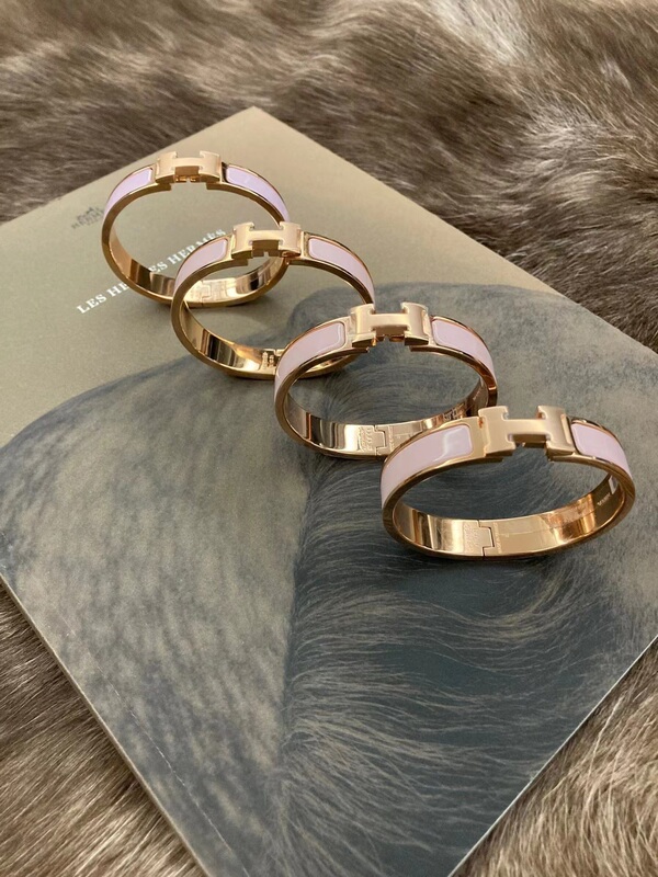 In-Stock Hermes Clic H Pink Rose Gold Clasp Bracelet for Women Enamel Bangle Bracelet Pm In-Stock Hermes Clic H Pink Rose Gold Clasp Bracelet for Women Enamel Bangle Bracelet Pm