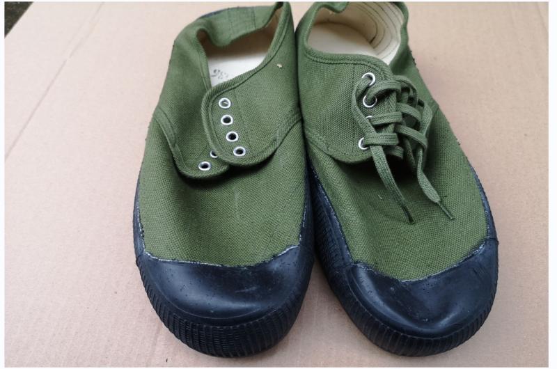 1979-1982 years 17 Factory Black rubber moulded bottom Emancipation Rubber Shoes Brand New Old Goods Rubber Shoes-Taobao