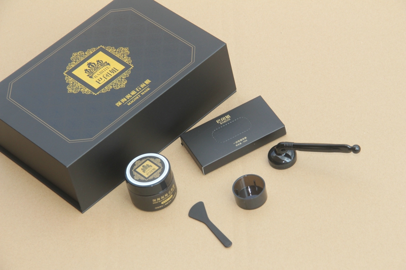 A deep sea mud magnet face mask