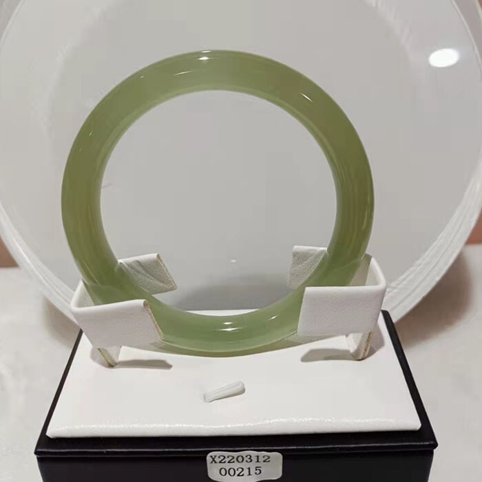 And Tanyu round bar bracelet oily full and field jade round bar bracelet ice through warm and field jade bracelet lake water green