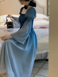 Retro retro dress, French vintage style
