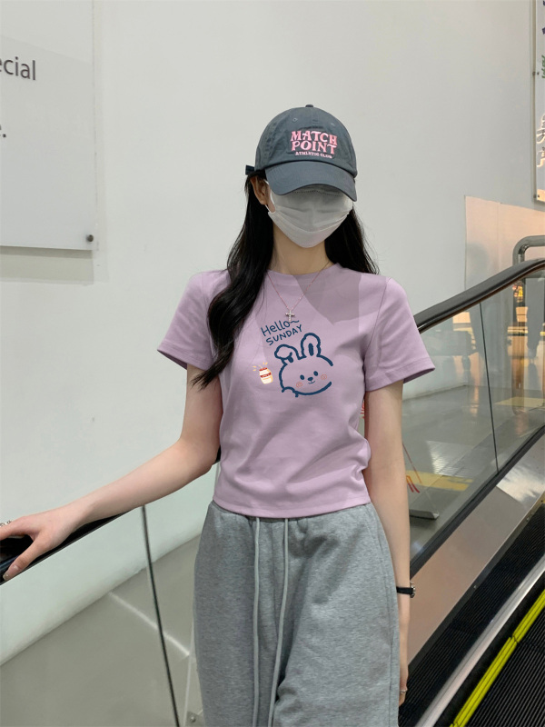 White-Enhancing Straight-Shoulder T-Shirt for Women, Short-Sleeved, Summer 2026 New Style, Niche Design, Slim Fit, Versatile, Sweet and Beautiful Top