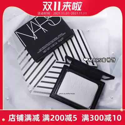 Spot Nars Nars naked light transparent powder cake 10g makeup control oil durable bright nude makeup containing powder puff