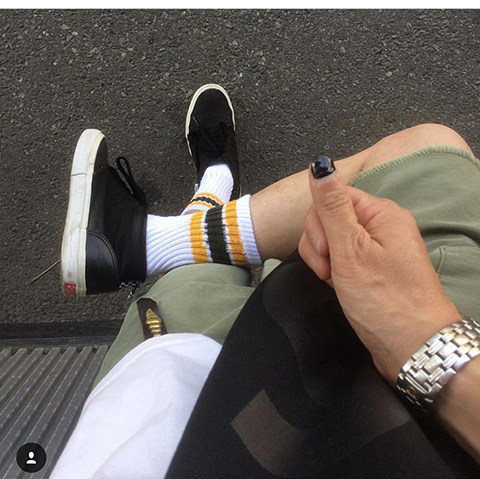 Day Single High quality Pure Color Base Skateboard Mid-Cylinder High State Male And Female Socks Lovers Tidal Wave