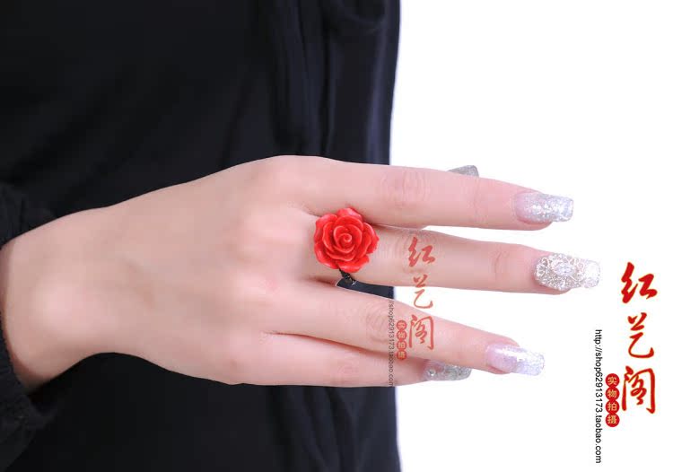 Nghĩa Ô nhỏ hàng gian hàng cung cấp sản phẩm bán nóng sơn mài nhẫn hoa hồng nữ nhà sản xuất trang sức bán buôn nhẫn cưới đẹp