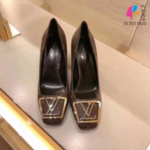 LV/路易威登女鞋金属LOGO饰面高跟鞋单鞋1A64FY 1A65KY