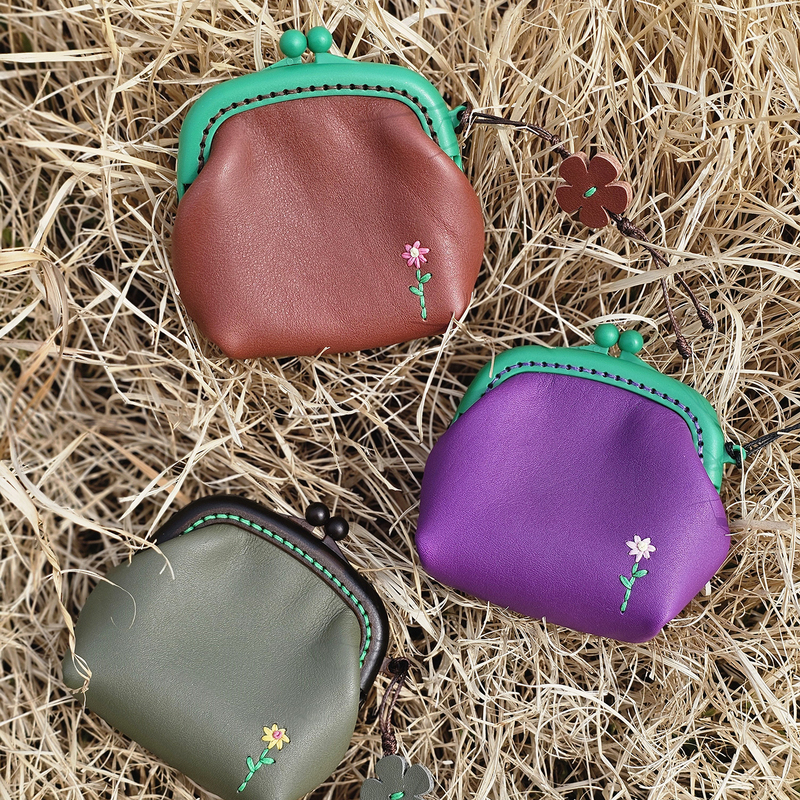 Original Genuine Leather Clasp Bag with Handmade Embroidery, Cute Little Flower Coin Purse, Multifunctional Storage Bag, Earphone Pouch Original Genuine Leather Clasp Bag with Handmade Embroidery, Cute Little Flower Coin Purse, Multifunctional Storage Bag, Earphone Pouch