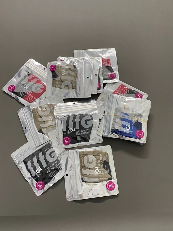 Three-Second Gloves Are Very Popular, the Fabric Is Soft and Comfortable, Suitable for the Hand, Requires Gentle Care, Should Be Worn on the Left Hand