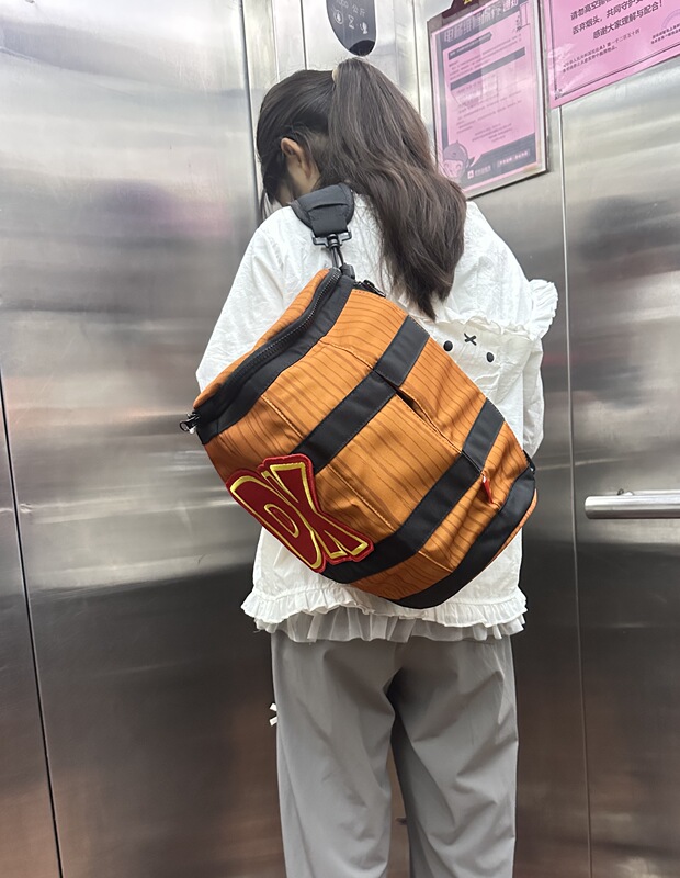 Original Export Surplus Goods, Gaming Merchandise, Dk Wooden Barrel-Shaped Super Cool Crossbody Bag, Large Capacity