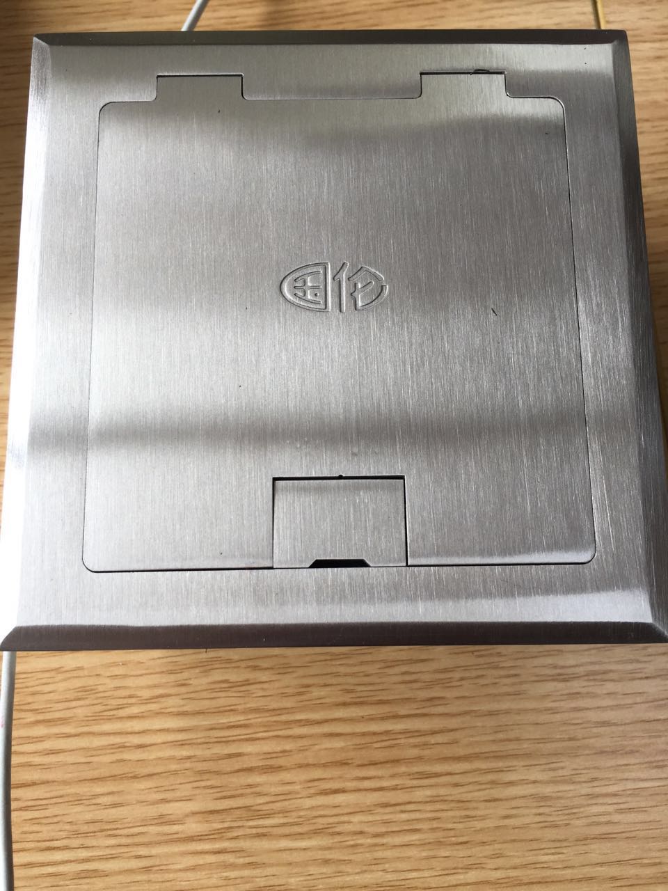 National Len Ground Socket Stainless Steel Ground Plug Opener Type Open Start Type Socket with 86 Type Panel