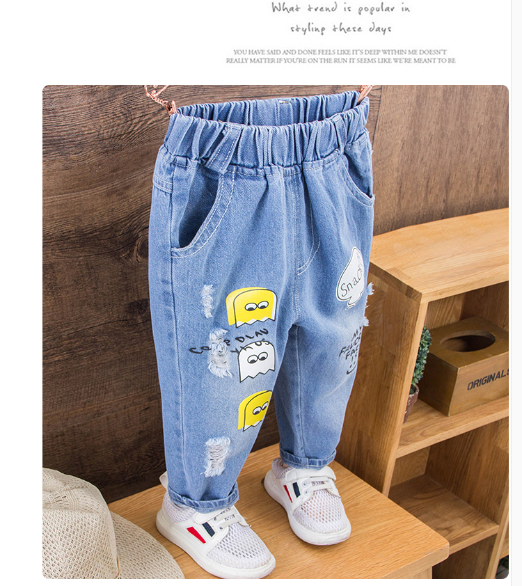 Quần jeans trẻ em 2018 mùa thu mới bé trai quần lỗ Hàn Quốc quần âu 1-2345 tuổi bé chín quần yếm jean cho bé gái