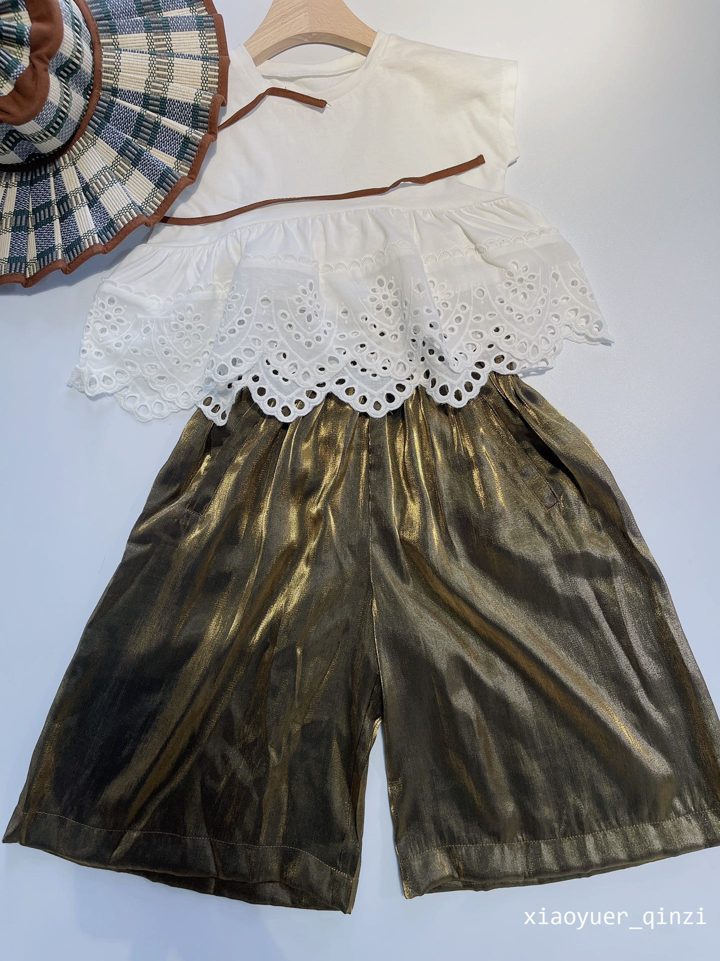 Girl White Hollowed-out Lace Blouse Gold Broadlegged Pants Children Pure Cotton Shirt Bright Silk Satin Face Seven Pants