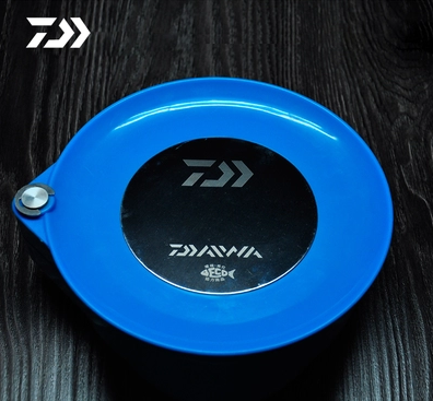 New DAIWA Dawa full magnetic bait plate two layers of bait box strong magnetic bait box super suction