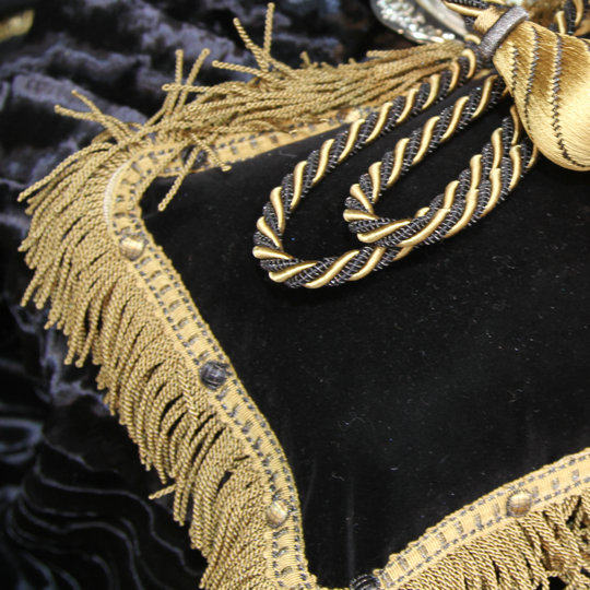 Exit Europe High end French style Extravagant European Style Jewels Series Gold Bottom Black Decorated with Curtains Lace