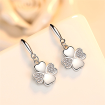 Four-leaf clover earrings female Korean version of temperament fashion small earrings silver new simple Sleep Free-picking trend earrings