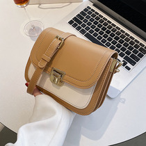 Net Red Packet Packs 2022 New Fashion Spring Summer Snap Lock Single Shoulder Women Bag Advanced Sensation Foreign Air Skew 100 lap square bag