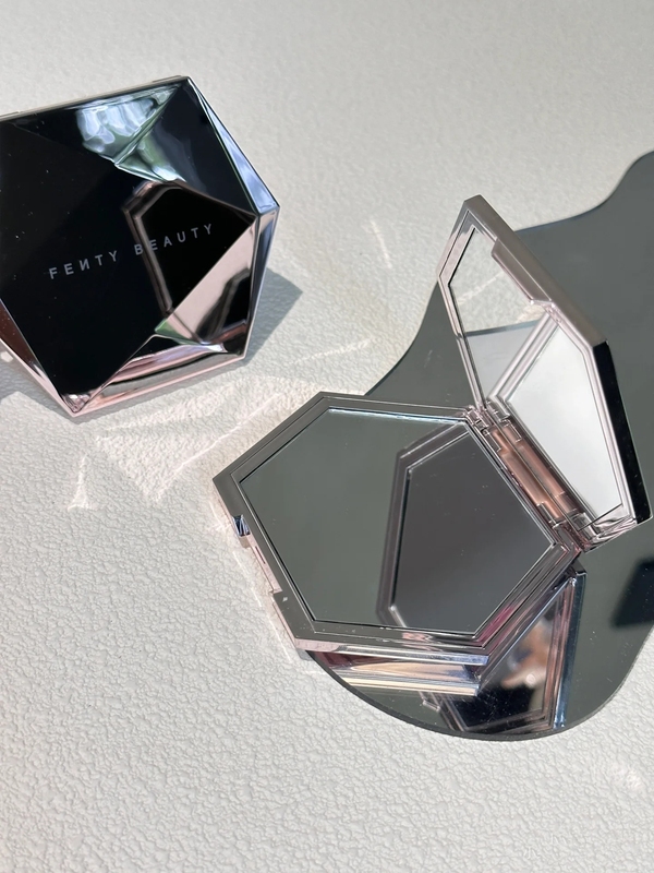 In Stock|Fenty Beauty Rihanna Double-Sided Mirror Handheld Makeup Mirror Portable Makeup Bag In Stock|Fenty Beauty Rihanna Double-Sided Mirror Handheld Makeup Mirror Portable Makeup Bag
