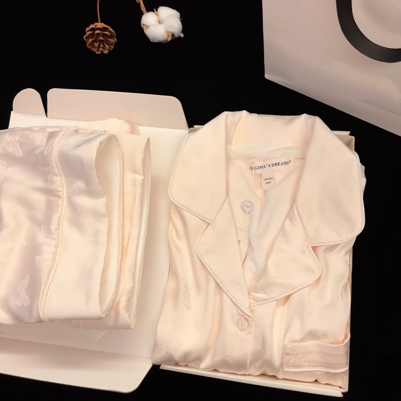 Silver Fox Velvet Pajamas for Women, Autumn and Winter High-End Satin Fleece Warm Good Luck Butterfly Loungewear Set, Gift for Best Friend