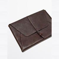 In December, Matador Spain purchased MD men's genuine leather bag 2587320