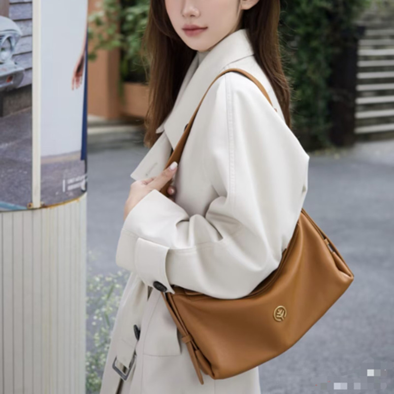 [Celebrity Style] Milk Carton Bag Vegetable-Tanned Leather Commuter Shoulder Crossbody Pillow Bag for Spring and Summer
