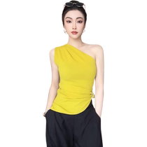 Sexy slanted shoulder camisole womens summer 2024 new hot girl off-shoulder niche design irregular top