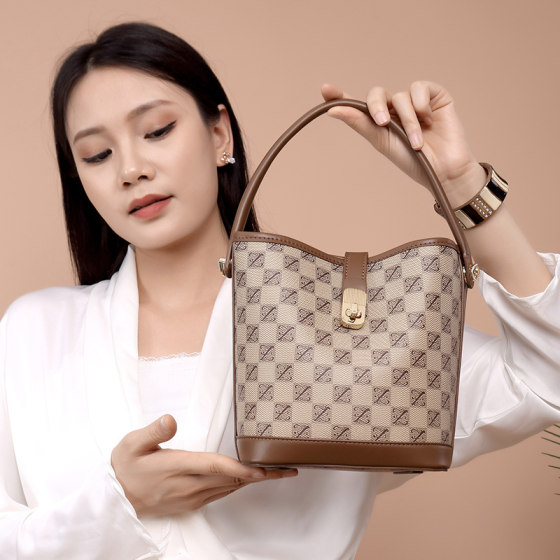 2026 New Hong Kong Brand Handbag for Women, Bucket Bag, Soft Leather Bag, Fashionable Retro Light Luxury Single Shoulder Crossbody Bag for Women