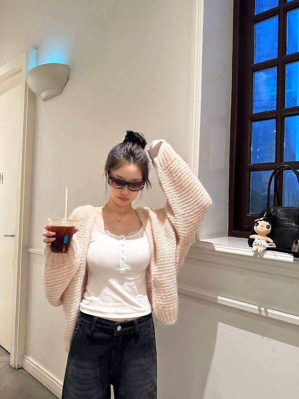 Zhang Ke'Er's Stall Genuine Oker 26 Autumn New Collection Alpaca Wool Hollow Design Simple Knit Cardigan A1125 Zhang Ke'Er's Stall Genuine Oker 26 Autumn New Collection Alpaca Wool Hollow Design Simple Knit Cardigan A1125