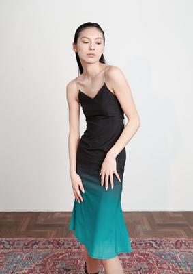 taobao agent Green metal chain, dress, 2022, gradient, slim fit, backless, fitted