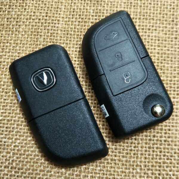 Car key folding remote control Changan Yuexiang V5 mini CX20 two keys three keys