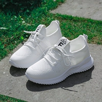 Полая летняя модель белая