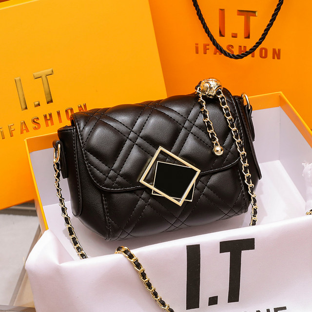 Hong Kong authentic bag women 2022 new trendy summer fashion small golden ball rhombic chain bag Messenger women's bag mini