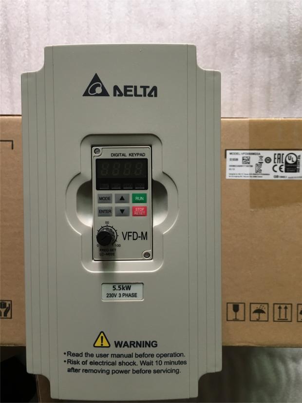 Spot promotion Delta inverter VFD055M23A three-phase 220V compatible 380V 5 5KW universal vector