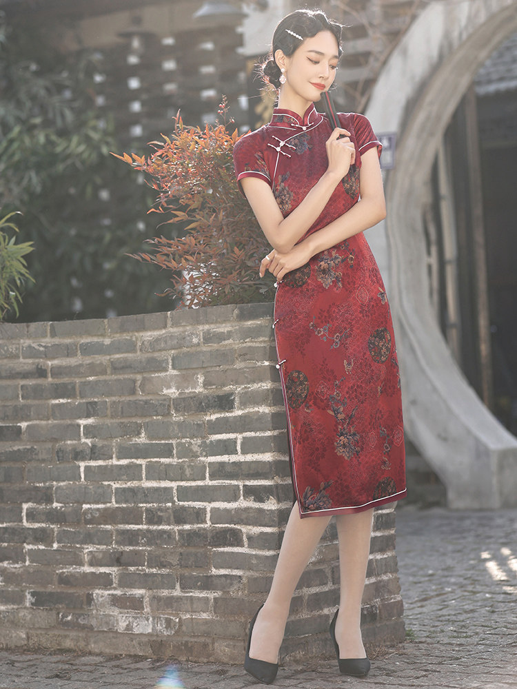 Wine red cheongsam 2022 new retro Chinese style old Shanghai mid-length version female improved dress female autumn and winter - Taobao