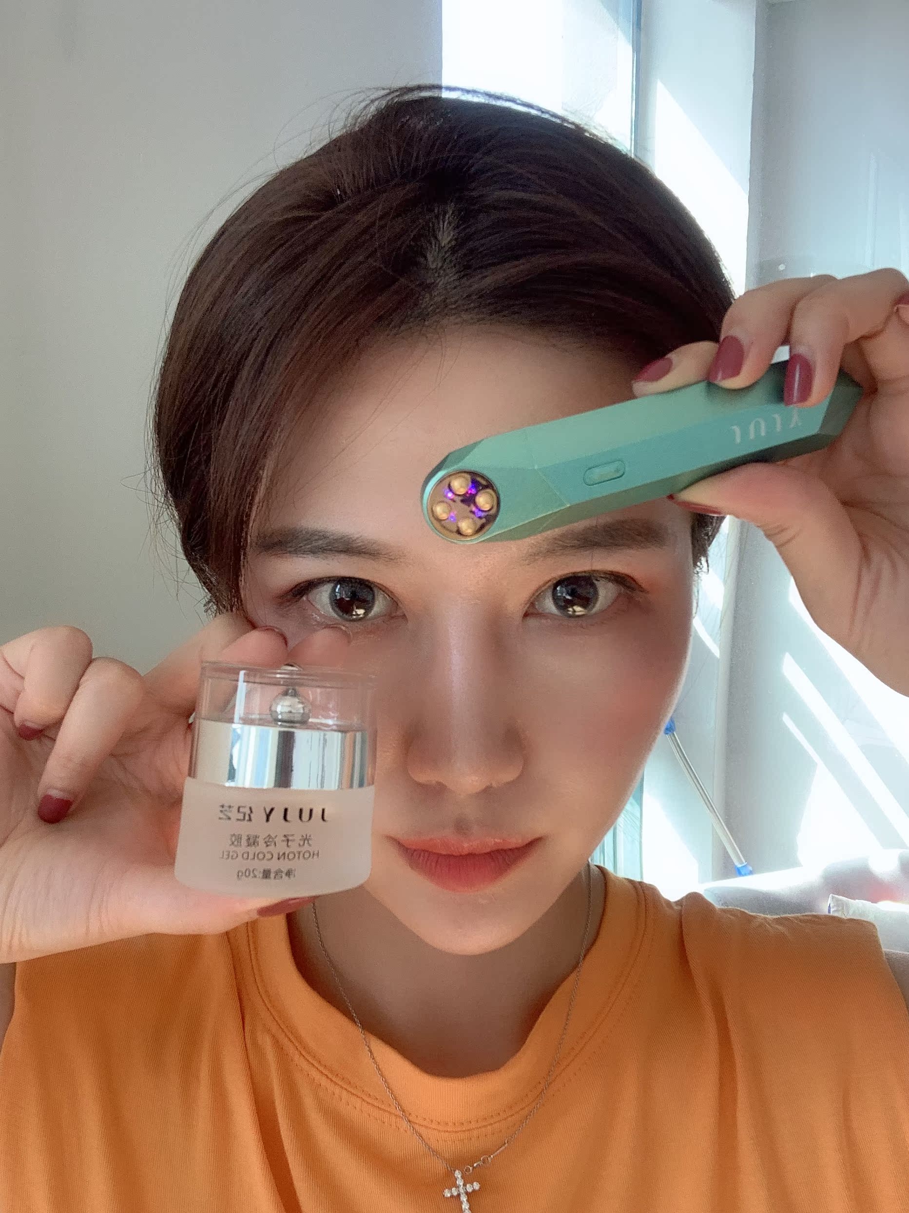 Japan JUJY Kizhi RF RF beauty instrument Eye beauty instrument to remove bags under the eyes fine lines artifact electric massage introduction