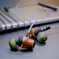 Original zermie Zhuommu shell ear mobile phone Universal with wheat headset zm1001 fever HIFI