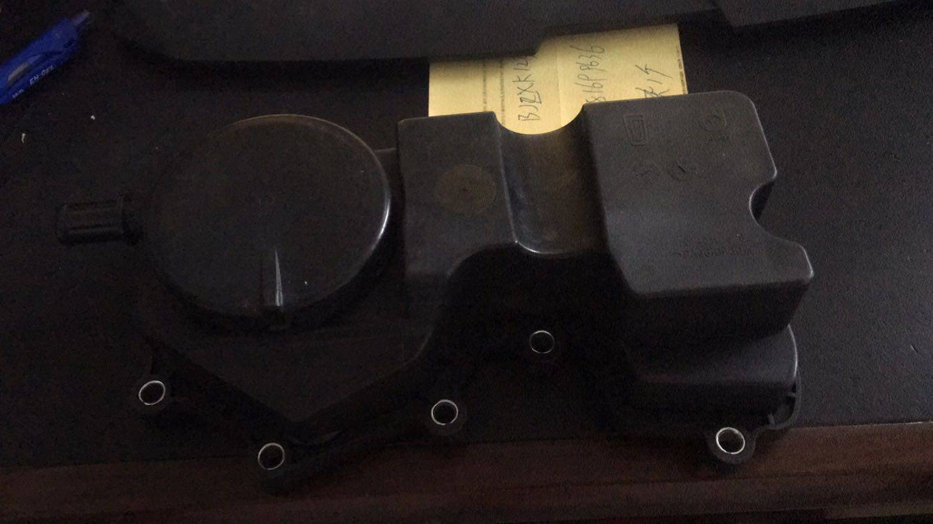 Suitable for Senya r7 Pentium X40 B30 16 B50 Junpai A70 exhaust valve oil-gas oil-water separator