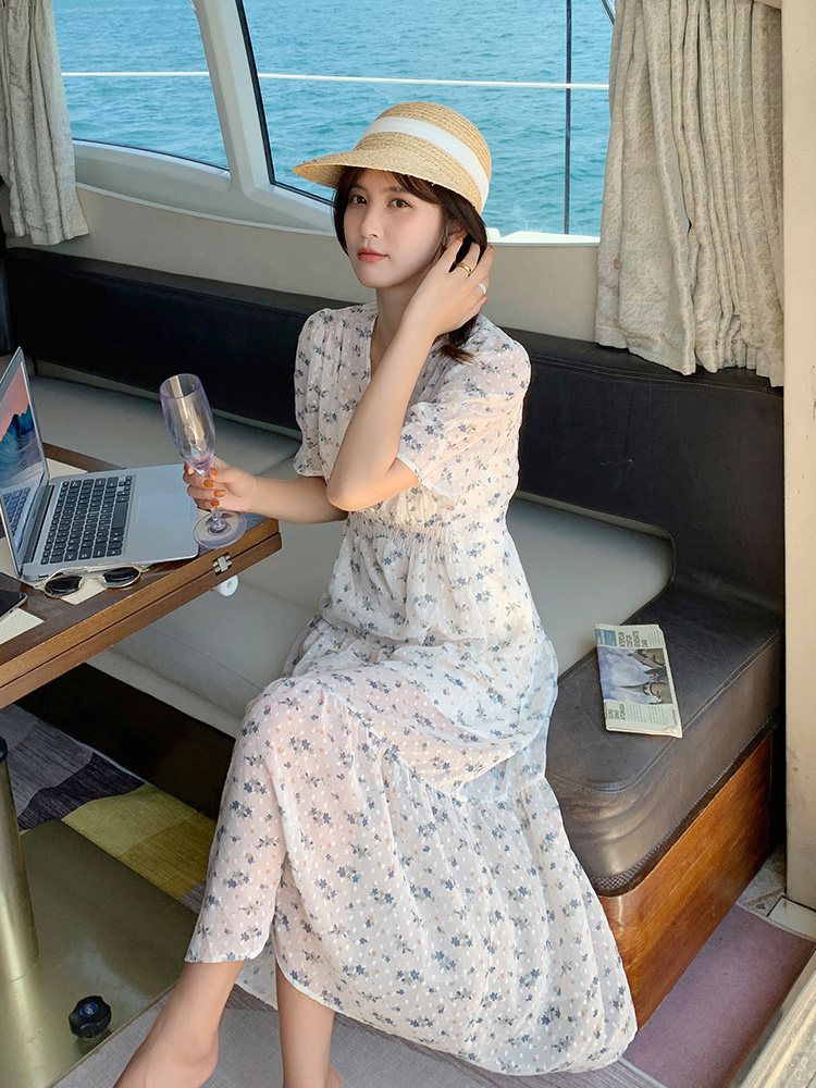 Fat sister big size women's clothing 2021 new summer belly cover thin V-neck heart broken suspender flower dress tide