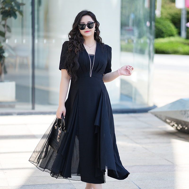 Plus-Size Women's Dress for Important Occasions, Summer Dress for Slightly Chubby Women, Tummy-Concealing, Slimming, High-End Light Luxury Mesh Splicing Dress