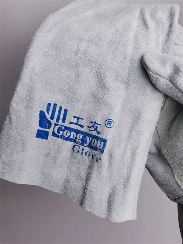giá bao tay hàn Găng tay hàn của công nhân có khả năng chống súp, chịu nhiệt độ cao và chống cháy, găng tay hàn da bò nguyên chất cực dài, mềm mại và thoải mái. găng tay bảo hộ hàn găng tay thợ hàn