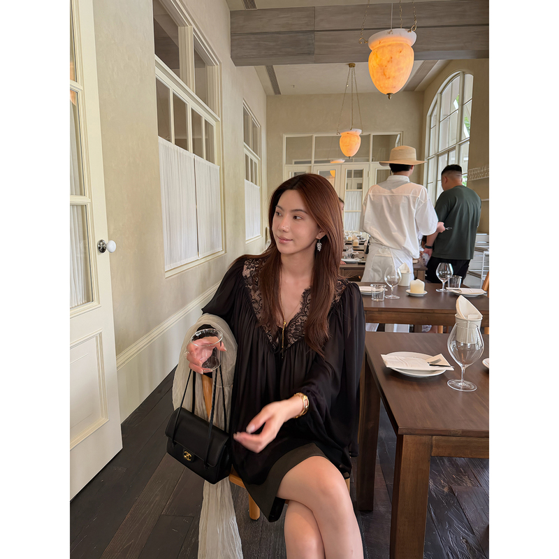 Saved Soir French Lace Patchwork V-Neck Shirt for Women 2026 Autumn New Long-Sleeved Top C8317 Saved Soir French Lace Patchwork V-Neck Shirt for Women 2026 Autumn New Long-Sleeved Top C8317